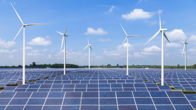 IEA: Tranzicioni drejt energjisë së pastër tani është 'i pandalshëm'