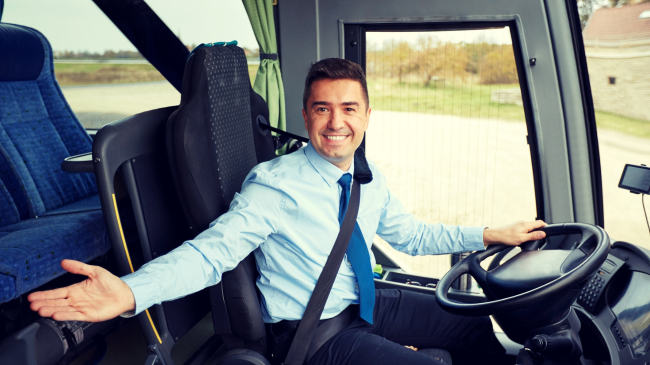 Studim: Të gjithë ju që hipni në autobus duhet të përshëndesni shoferin, zbuloni arsyen