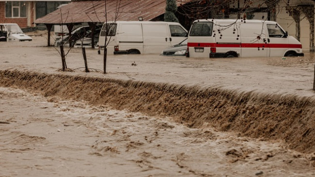 Paralajmërohen vërshime të shpejta në Kosovë