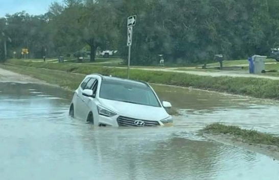 SHBA, moti i rëndë godet Florida, përmbytje dhe erëra të forta