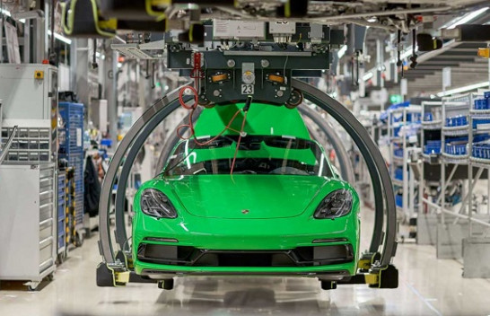 Porsche po përgatit për prodhimin e veturave elektrike