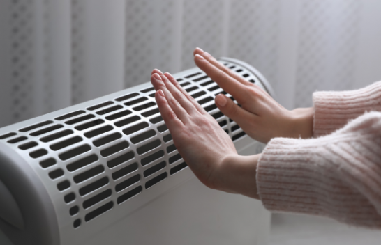 KËSHILLA TË DOBISHME/ Këto truke të thjeshta do t'iu ndihmojnë ta mbani shtëpinë tuaj më të ngrohtë gjatë dimrit