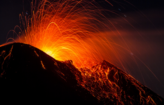 Shpërthen sërish vullkani Etna në Itali