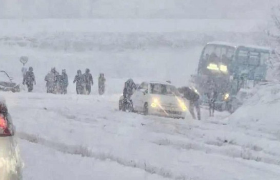 Reshje të dendura bore në veri të Anglisë