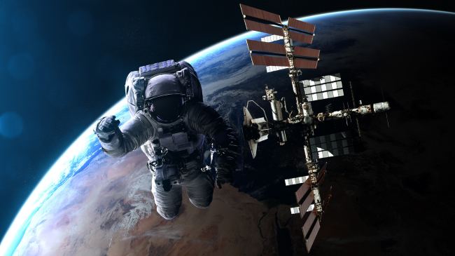 Thonjtë mund të bien: Çfarë ndodh me trupin e një astronauti kur ai shkon në një shëtitje në hapësirë