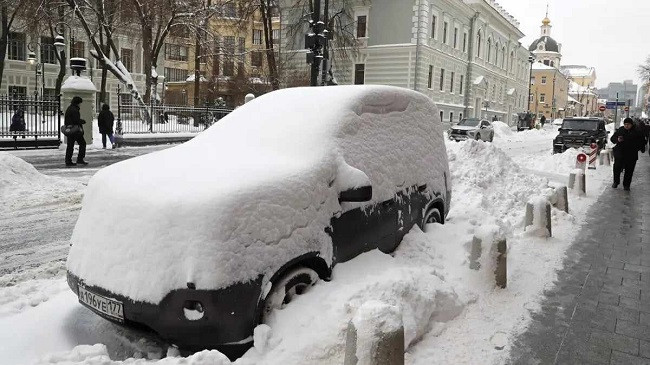 Moska goditet nga stuhia më e fortë e borës në 60 vitet e fundit