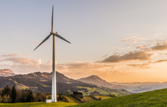 Rekord botëror në energjinë e erës: Turbina prej druri u instalua në këtë shtet