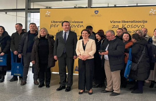 Kosova feston liberalizimin e vizave/ Nisën për në Vjenë 50 qytetarë që fituan udhëtimin nga Qeveria