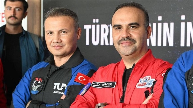 Turqia gati për misionin e parë hapësinor