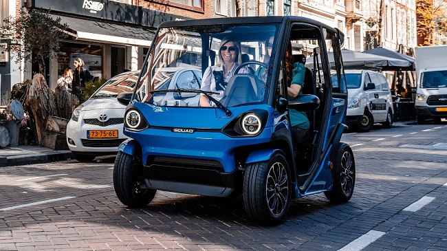 Squad, një veturë e vogël elektrike diellore ideale për turmat e qytetit