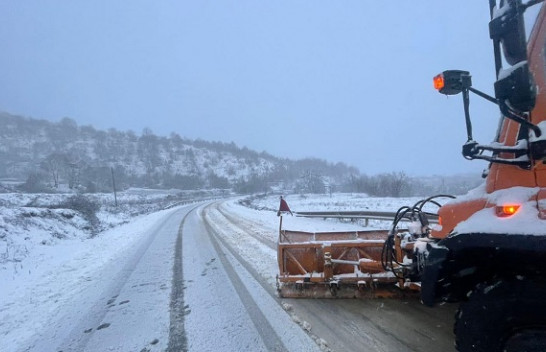 Reshje shiu e bore në Shqipëri, ARRSH tregon gjendjen e rrugëve dhe bën apel për shoferët
