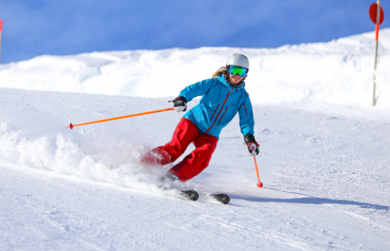 Një aktivitet shumë i shëndetshëm: Sporti i skive përmirëson disponimin dhe formën