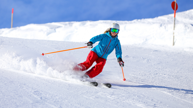 Një aktivitet shumë i shëndetshëm: Sporti i skive përmirëson disponimin dhe formën