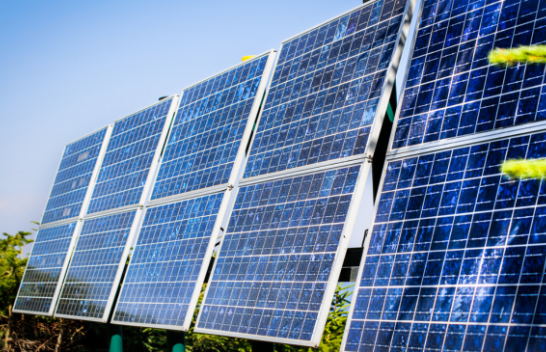 Italianët po investojnë në prodhimin e paneleve diellore