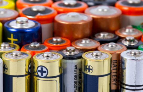 Nga sot është në fuqi Rregullorja e BE-së për bateritë, këto janë ndryshimet që kanë ndodhur