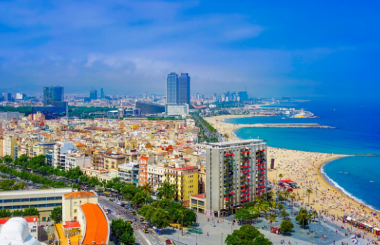Barcelona do të investojë në panele diellore nga të ardhurat e turizmit