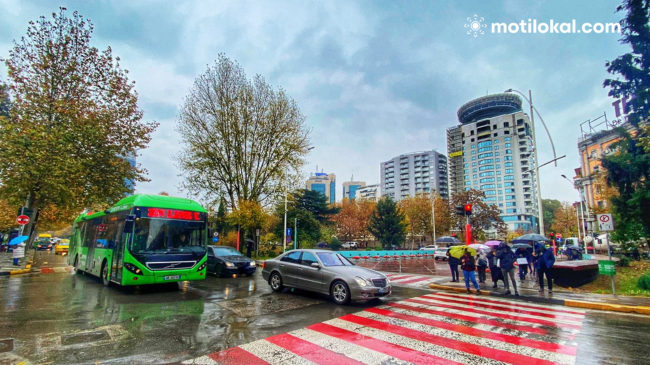 Tirana nën “pushtetin” e motit të keq, Veliaj apelon qytetarët për kujdes