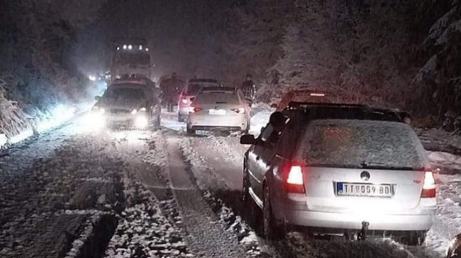Kjo pikë kufitare në Kosovë është vështirë e kalueshme nga bora