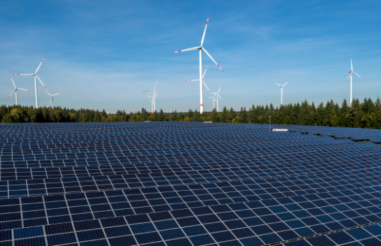 Kapaciteti global i energjisë së rinovueshme rritet me 52 për qind