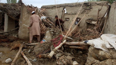 Pakistan, 100 persona humbin jetën nga shirat e rrëmbyeshëm
