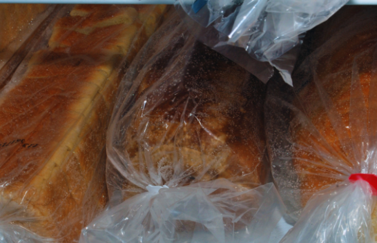 A mund të jetë vërtet më e shëndetshme ngrirja e bukës? Ja çfarë thotë eksperti