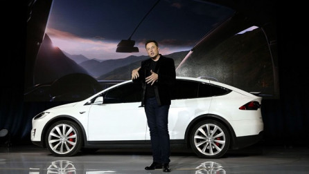 A është Tesla në telashe të mëdha: Pushime masive nga puna, rënie të shitjeve...