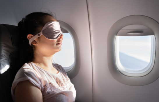 Pse nuk duhet të bini kurrë në gjumë para se aeroplani të niset?