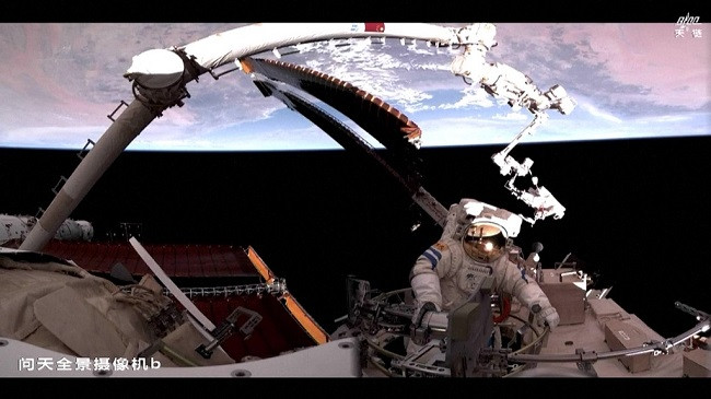 Kinezët thyejnë rekorde edhe në hapësirë: Ja sa orë zgjati shëtitja e astronautëve në hapësirë