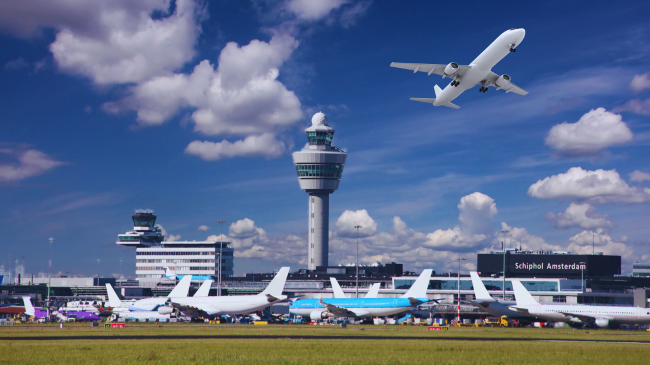 Fëmijët pranë aeroportit të Amsterdamit kanë vështirësi më të mëdha në frymëmarrje