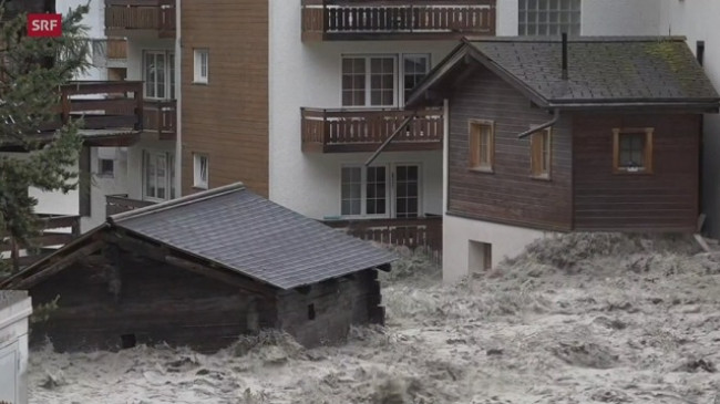 Tre të zhdukur pas stuhive të forta që shkaktuan rrëshqitje dheu në Zvicër/ VIDEO
