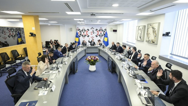 Qeveria e Kosovës miraton ndalimin e Tik-Tok-ut