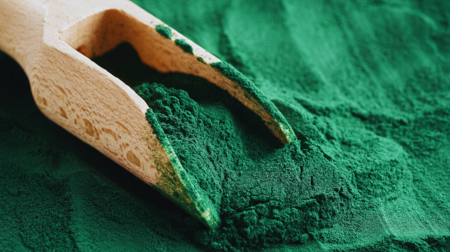 Spirulina: Mbron shëndetin e zemrës dhe enëve të gjakut