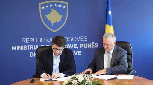 Nënshkruhet marrëveshje prej 60 milionë euro për projektin e energjisë solare