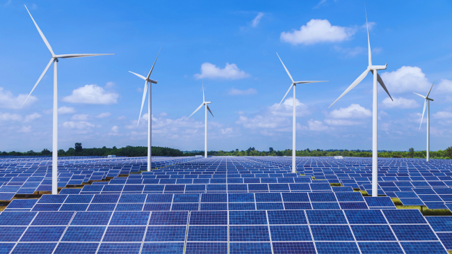 Energjia diellore dhe e erës tejkalojnë për herë të parë energjinë e qymyrit në Kinë
