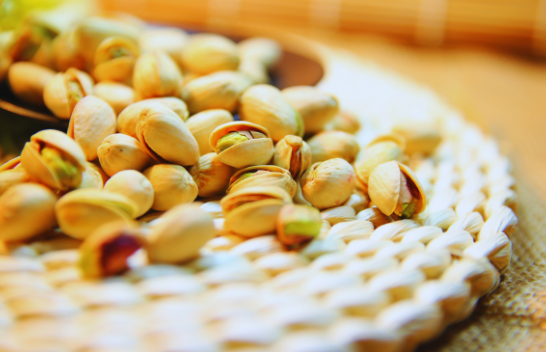 Çfarë ndodh me shëndetin tuaj nëse hani fëstëkë çdo ditë?