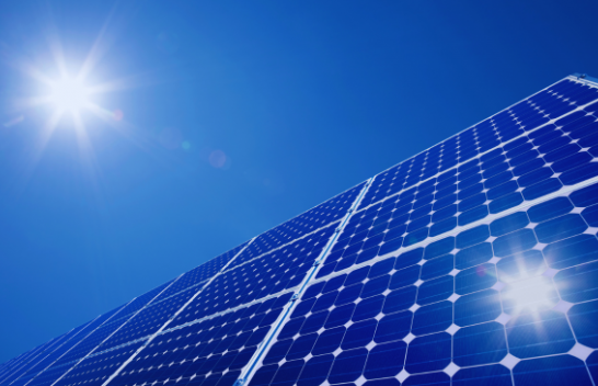 Prodhimi i energjisë diellore shënon rritje në Shqipëri