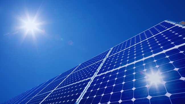 Prodhimi i energjisë diellore shënon rritje në Shqipëri