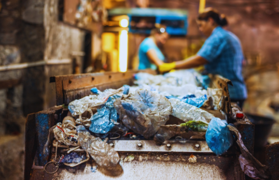 Mbetjet plastike në materiale ndërtimi: Zgjidhja e re e një kompanie që po ndihmon në ruajtjen e mjedisit