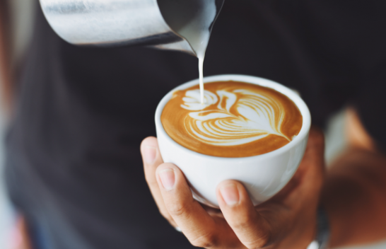Nëse dëshironi të humbni peshë, pini kafe në këtë kohë