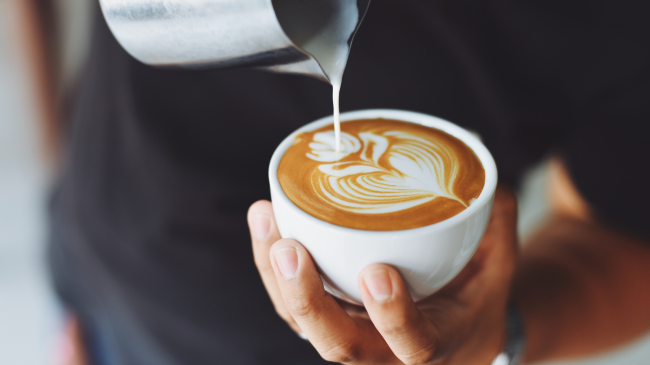 Nëse dëshironi të humbni peshë, pini kafe në këtë kohë