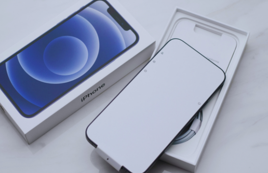 Prodhimi i modelit më të lirë iPhone fillon në dhjetor