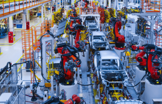 Industria evropiane e automjeteve në krizë: Mbyllje fabrikash dhe largime nga puna