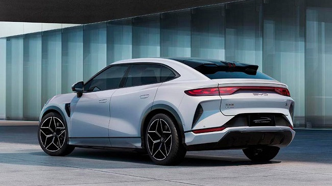 A do ta rrëzojë kjo kompani Tesla-n nga froni i veturave elektrike?