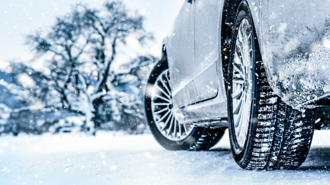 Pse duhet të rrisni presionin e gomave gjatë dimrit?