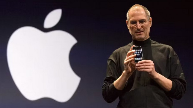 Në këtë ditë, Steve Jobs prezantoi iPhone-in e parë të Apple, një telefon celular që ndryshoi botën