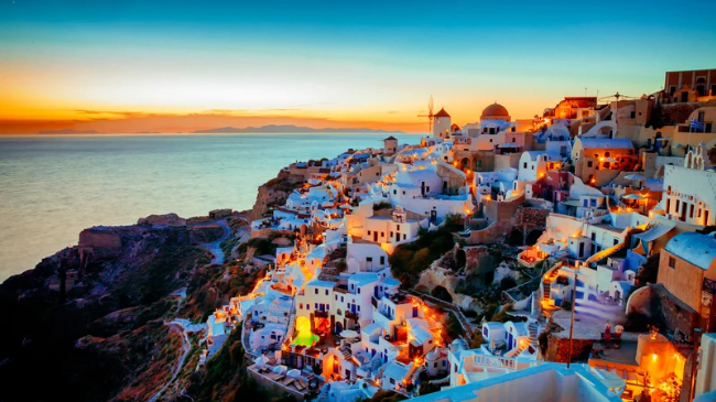 Alarm në Santorini: Greqia shpall gjendje të jashtëzakonshme pas lëkundjeve sizmike