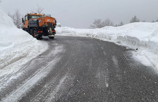 Rikthehen reshjet e borës në Shqipëri: Gjendja e rrugëve sot
