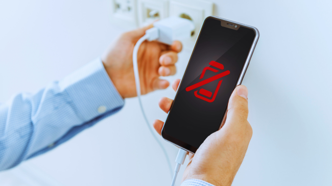 Eksperti shpjegon: Këto janë katër gabimet që njerëzit bëjnë shpesh kur mbushin telefonin