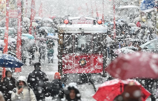 Stambolli magjik nën fjollat e borës