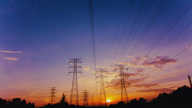 Liberalizimi i tregut energjetik: Nga qershori kompanitë e mëdha zgjedhin vet furnizuesin e energjisë